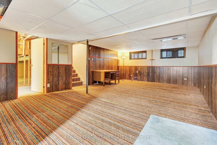 Property Photo: 50 Equestrian Drive ON K2M 1G3