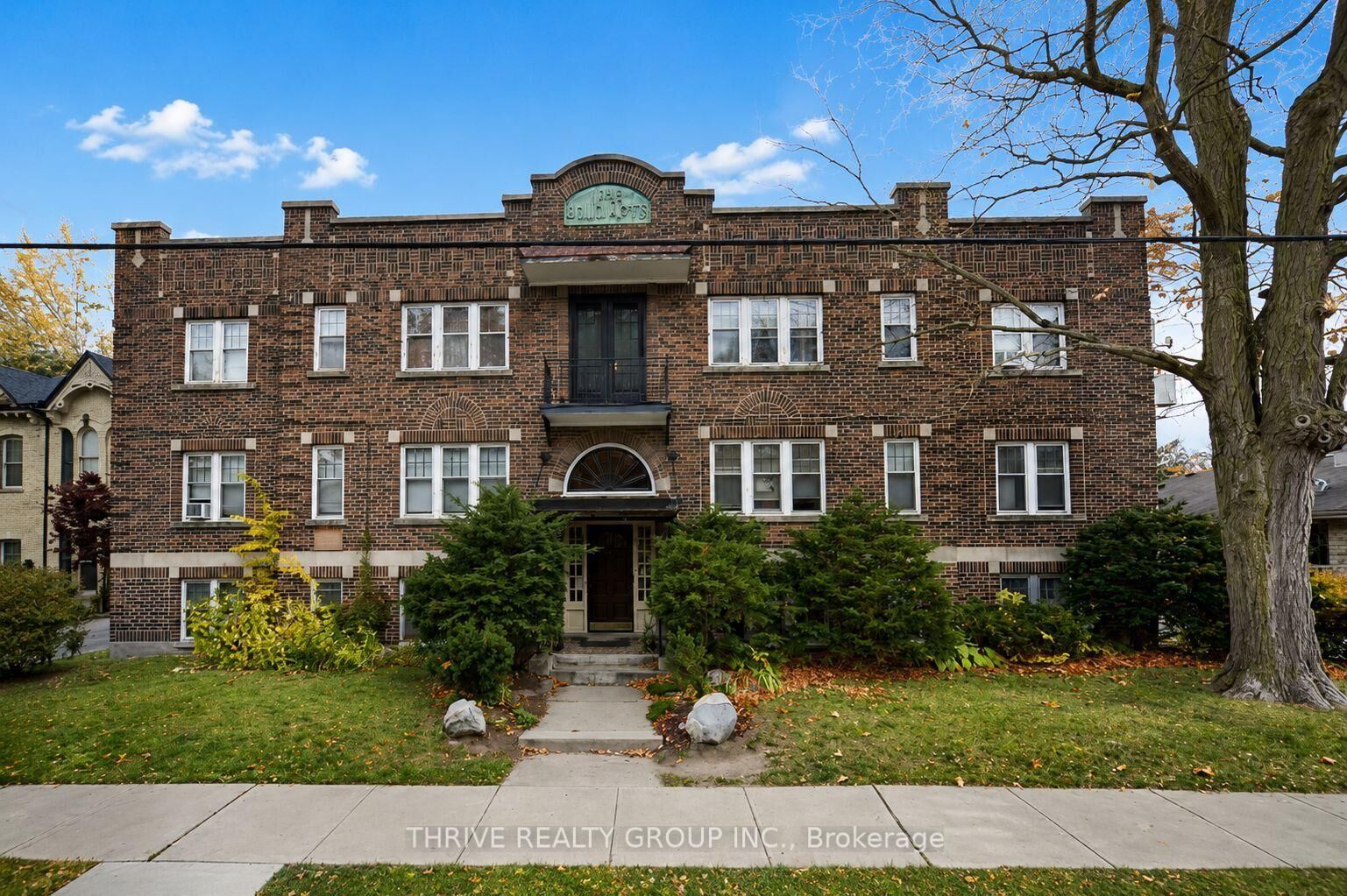 Property Photo: 50 Ridout Street S 36 ON N6C 3W6