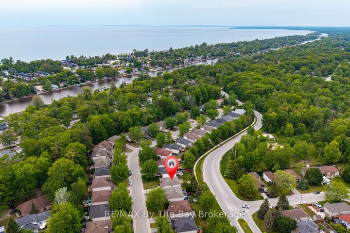 Property Photo: 39 Rose Valley Way ON L9Z 3C5