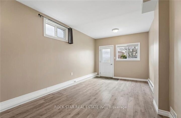 Property Photo: 62 Corbett Drive ON L4M 5V2