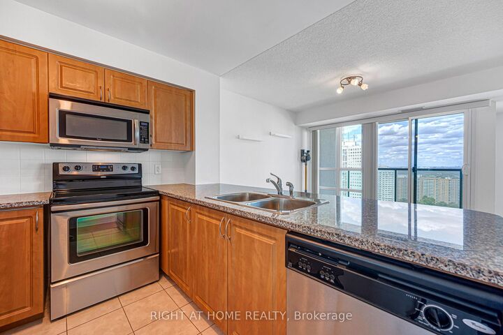 Property Photo: 208 Enfield Place #2902 ON L5B 0G8