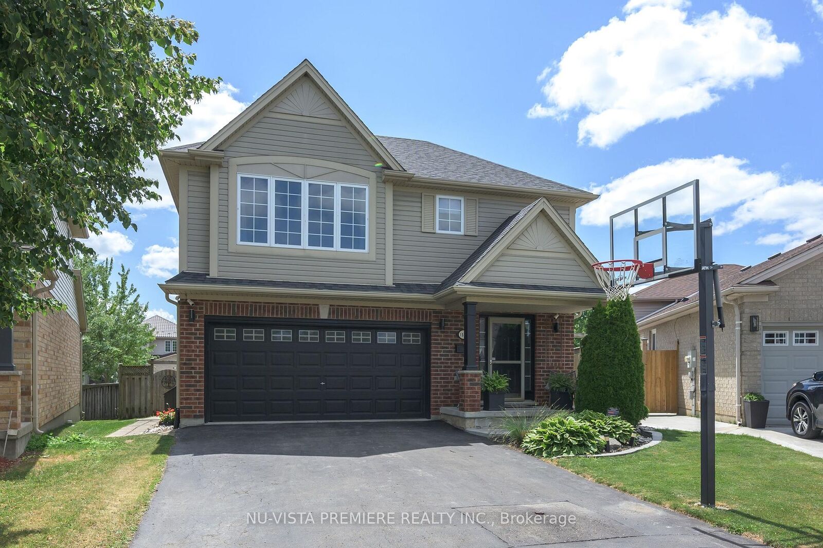 Property Photo:  1582 Chelton Place  ON N6M 1M2 