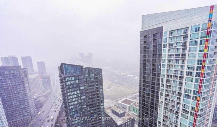 Property Photo: 75 Queens Wharf Road 4111 ON M5V 0J8