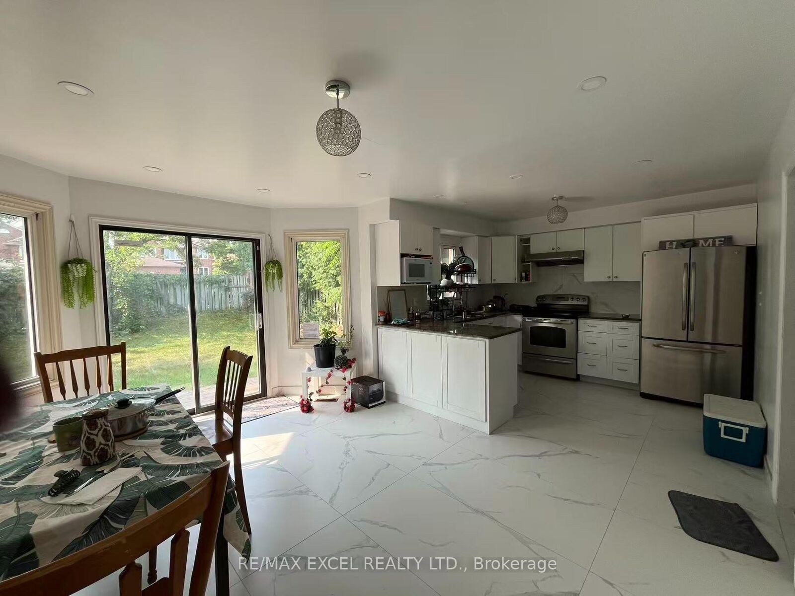 Property Photo:  60 Normandy Crescent Main  ON L4C 8L7 