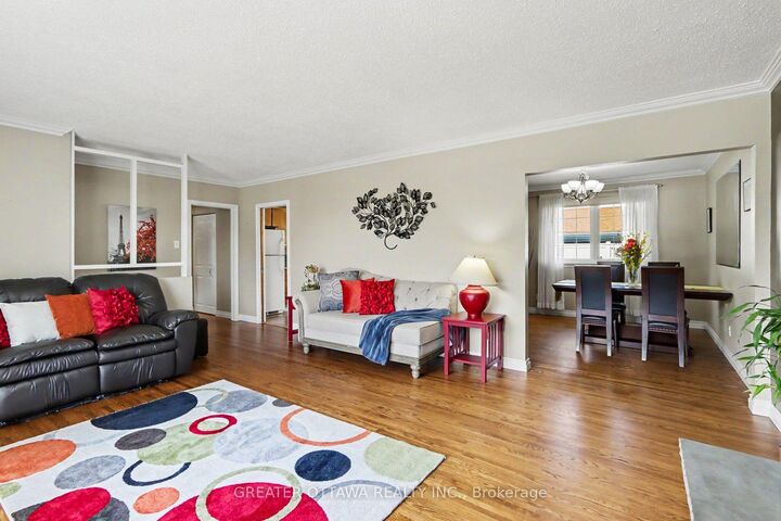 Property Photo: 139 Abbeyhill Drive ON K2L 1H6