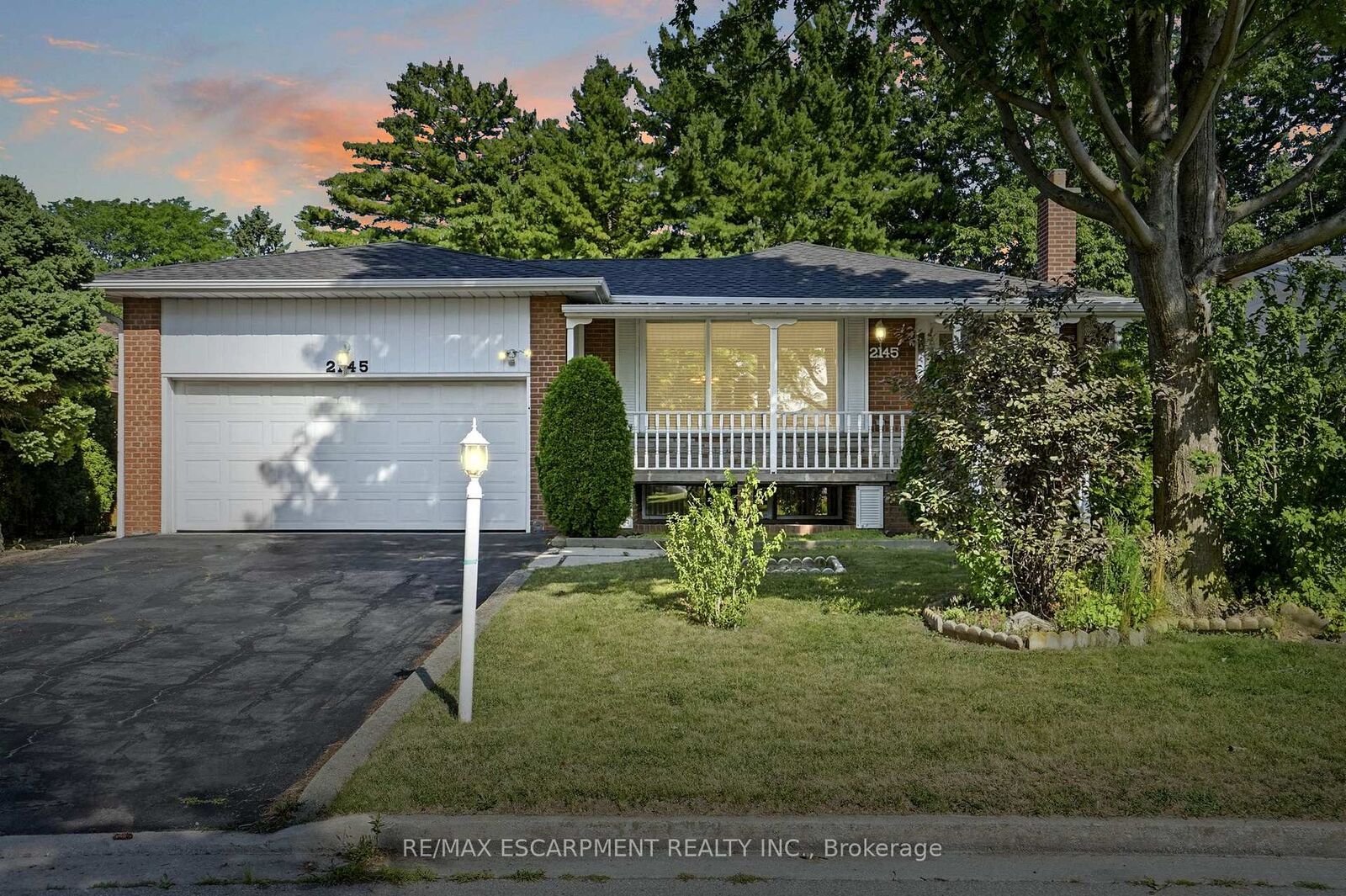 Property Photo:  2145 Sunnyvale Drive  ON L6L 1W6 
