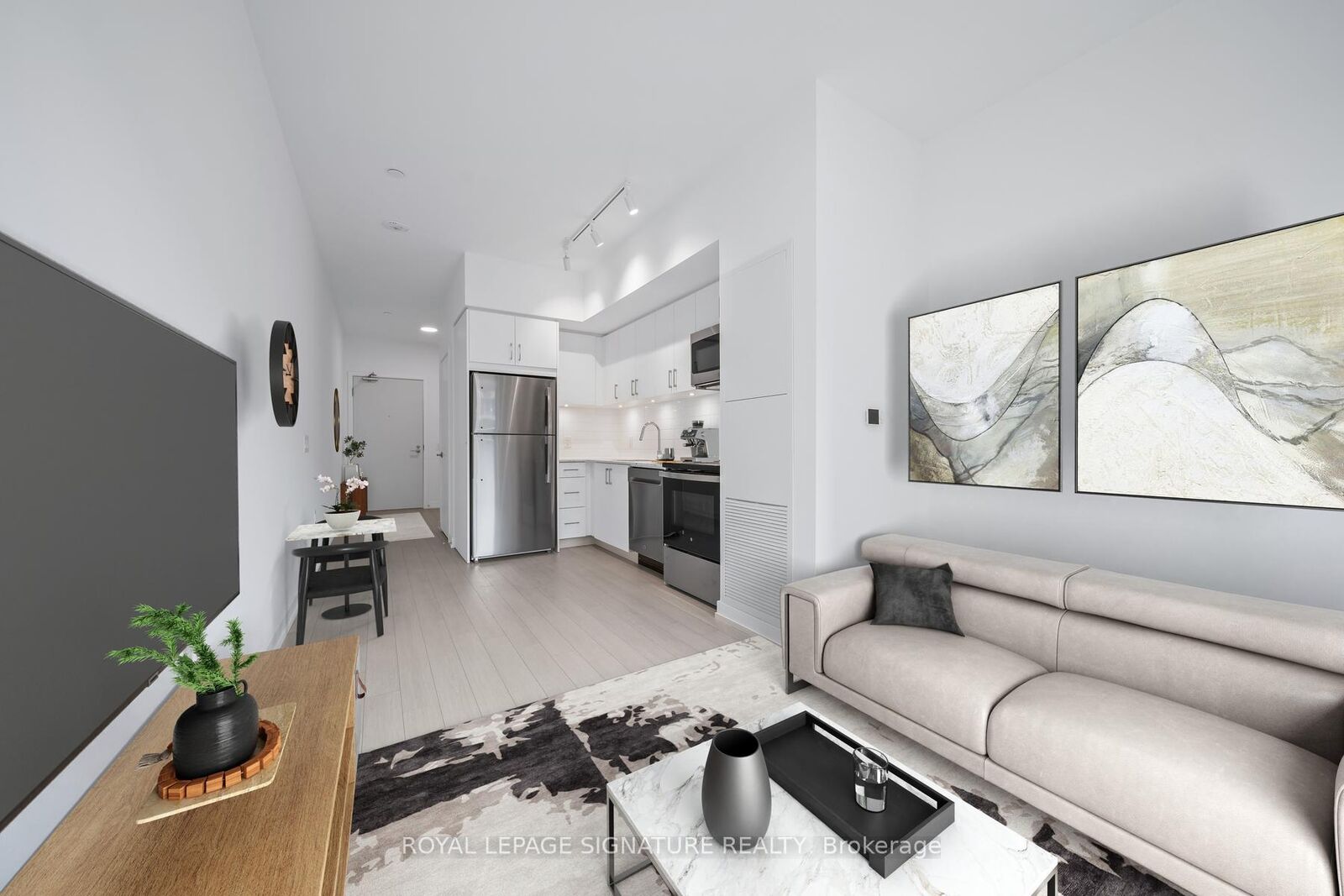 Property Photo:  4010 Eglinton Avenue W 714  ON M9A 0G5 