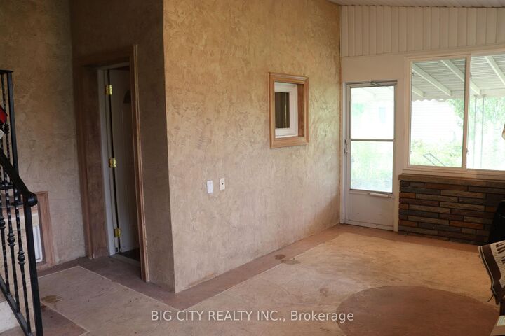 Property Photo:  30 Lozoway Drive Lower  ON M1K 2Y4 
