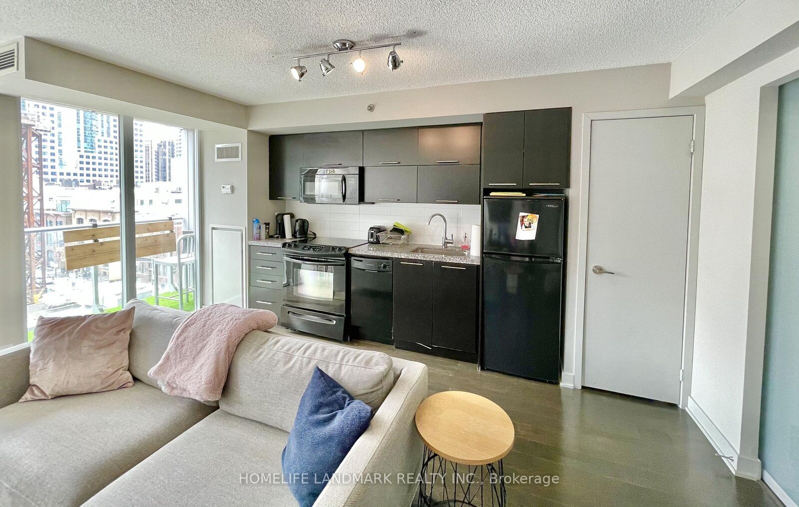 Property Photo:  21 Nelson Street 608  ON M5V 1T8 
