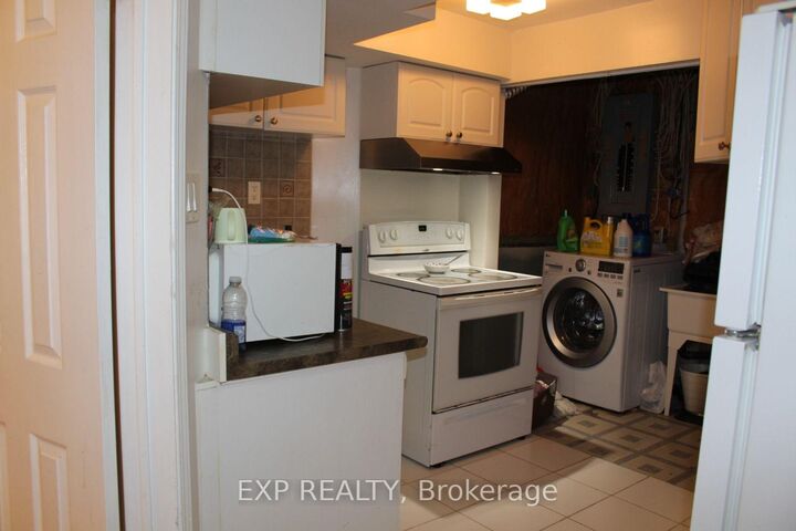 Property Photo:  134 Sandown Avenue Bsmt  ON M1N 3W7 