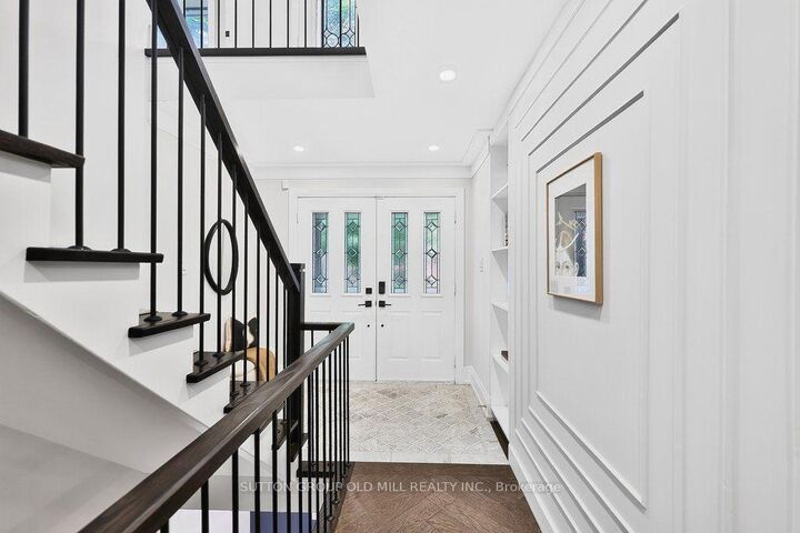 Property Photo: 51 Princeton Road ON M8X 2E3