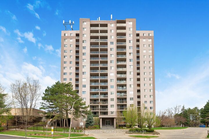 Property Photo:  975 Warwick Court 1501  ON L7T 3Z7 