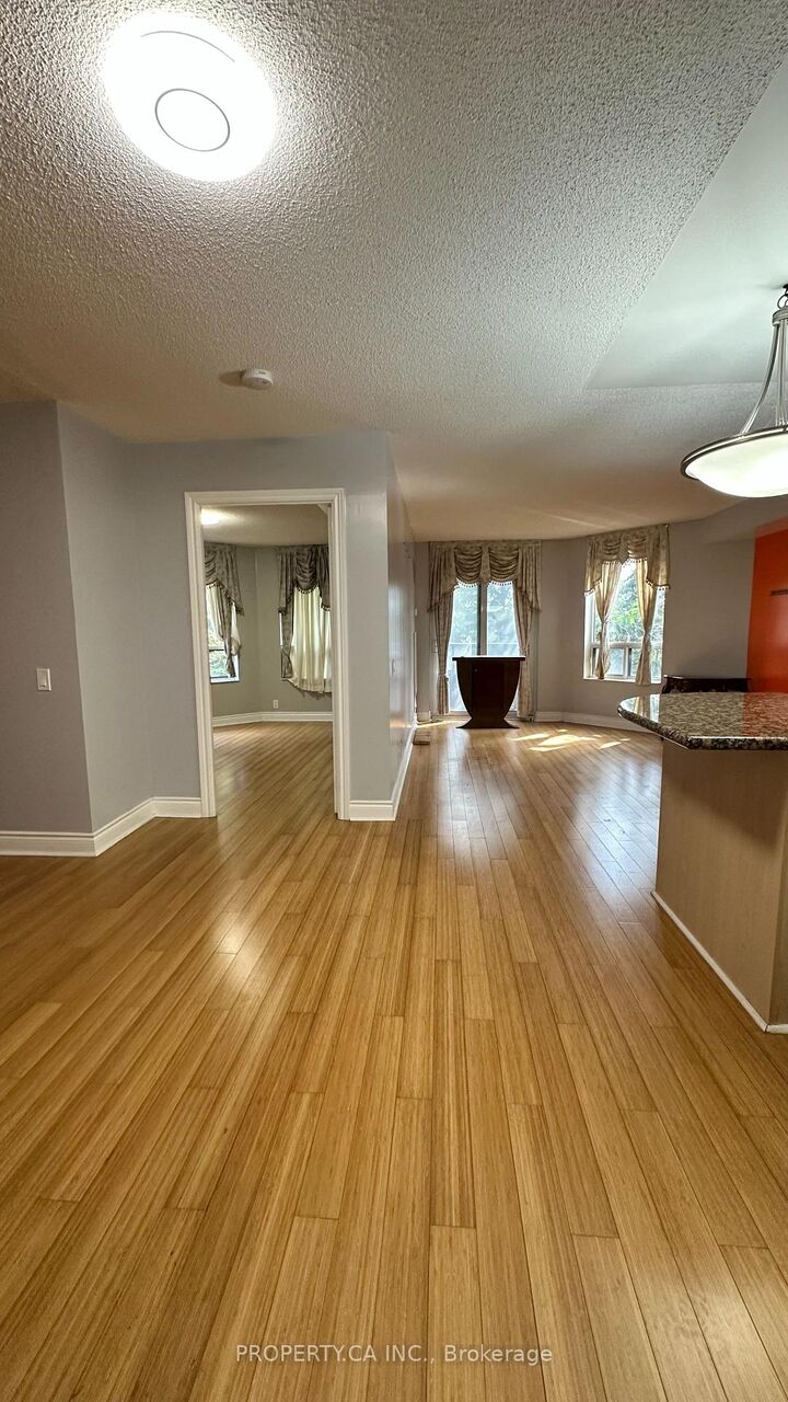 Property Photo:  80 Harrison Garden Boulevard 221  ON M2N 7E3 