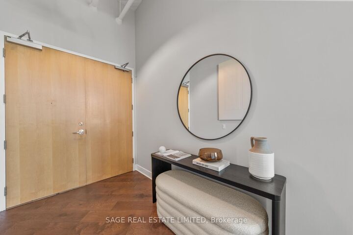 Property Photo:  1001 Roselawn Avenue 123  ON M6B 4M4 