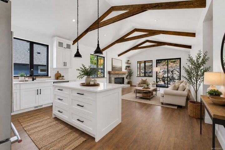 Property Photo: 2029 Oakhill Pl BC V9L 0J2