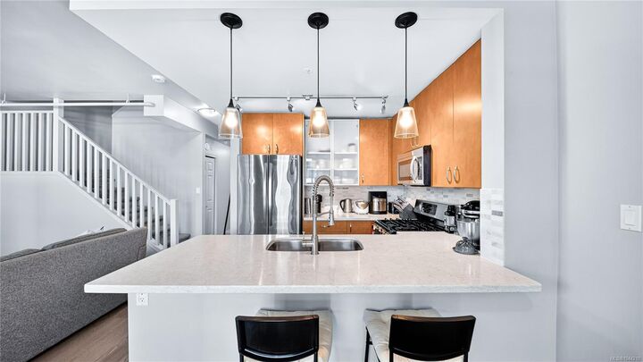 Property Photo: 860 View St #701 BC V8W 3Z8