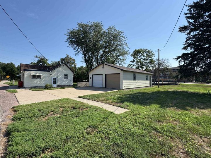 Property Photo: 311 W 7th SD 57078