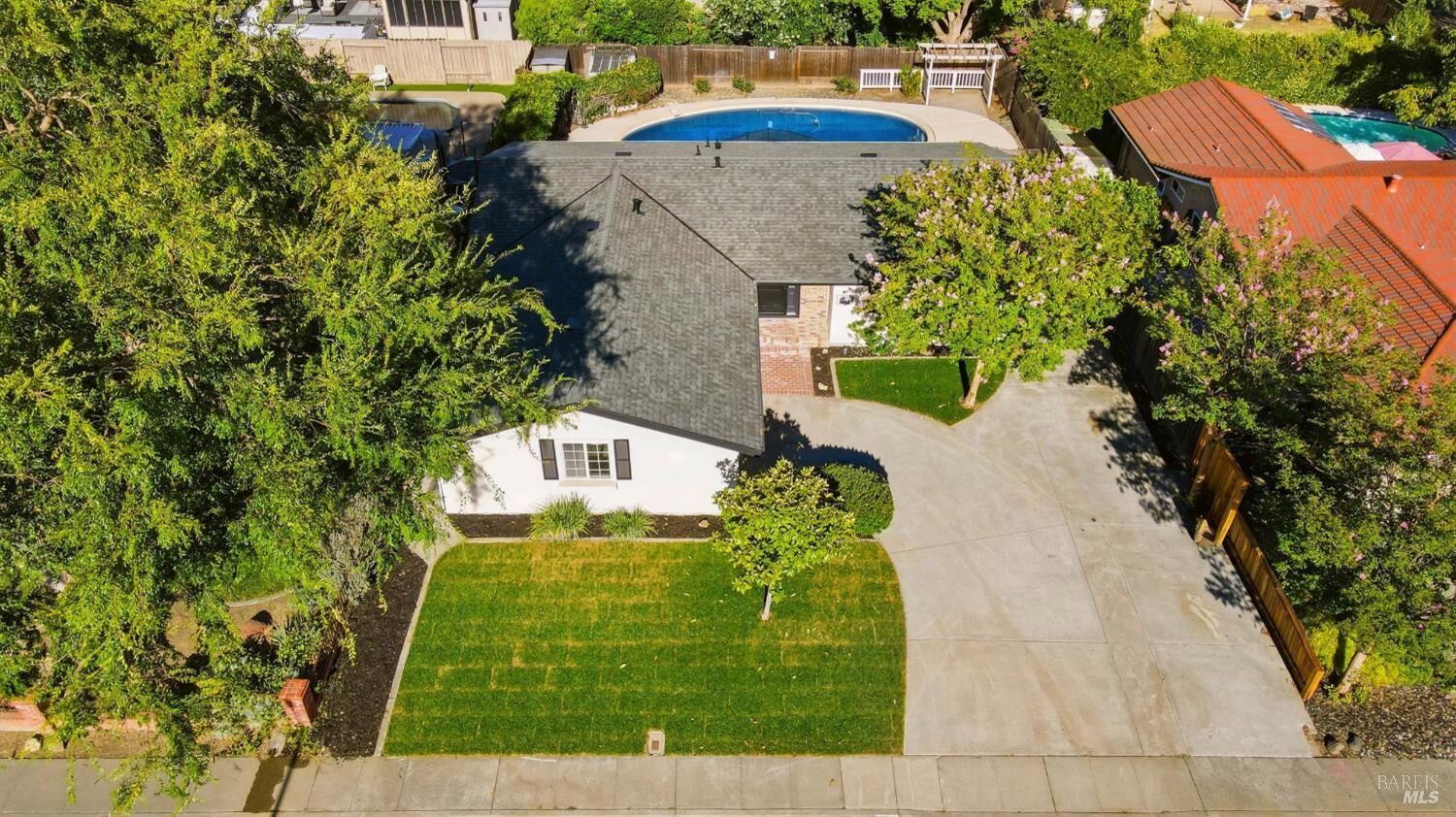 Property Photo:  707 Granada Lane  CA 95688 