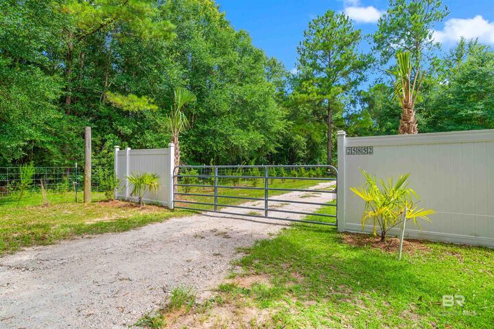 Property Photo:  25852 Patterson Road  AL 36567 