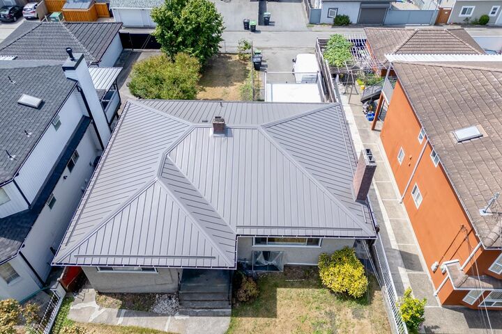 Property Photo: 5655 Lancaster Street BC V5R 4A6
