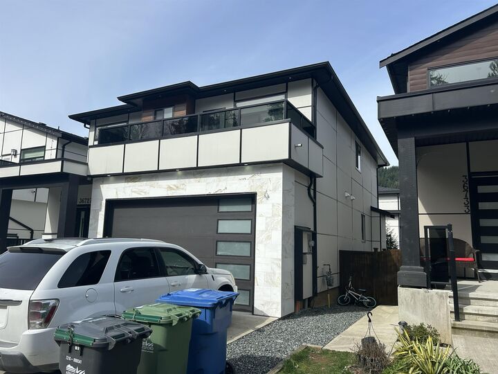 Property Photo: 36727 Dianne Brook Avenue BC V3G 0H4