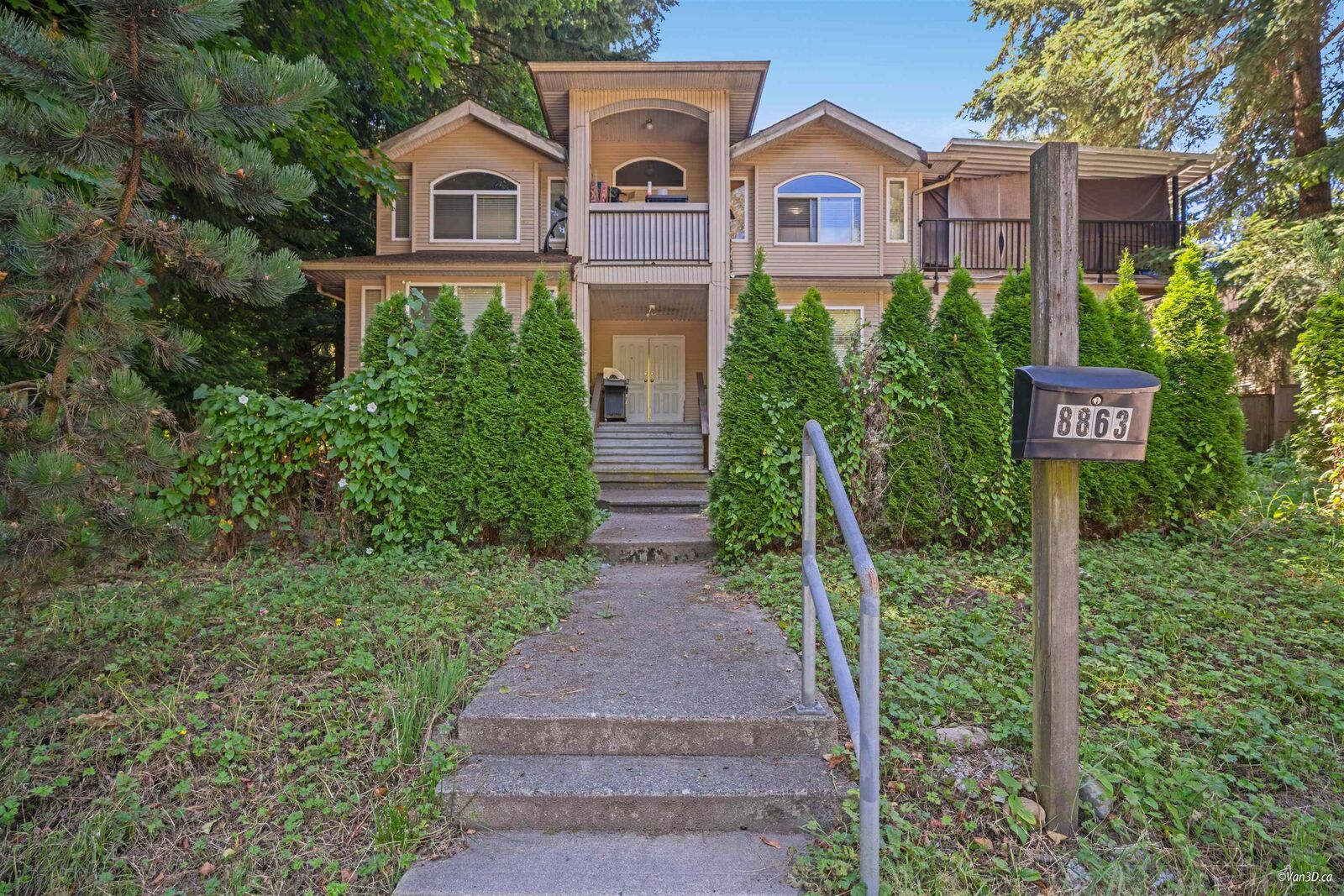 Property Photo: 8863 King George Boulevard BC V3V 5V6
