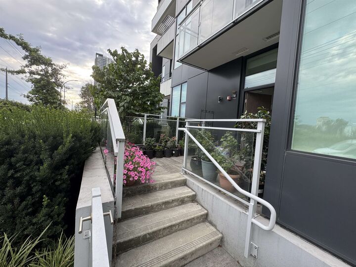 Property Photo: 4433 Alaska Street 103 BC V5C 5T3