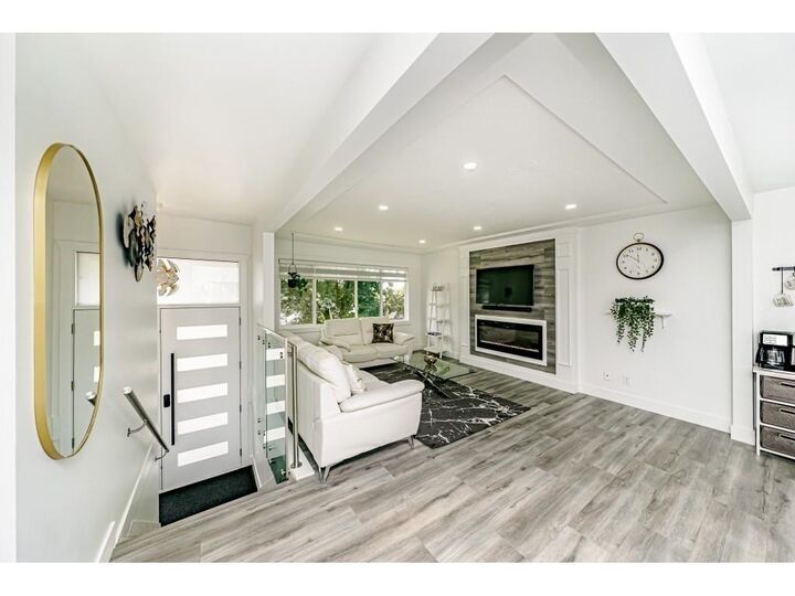 14927 Kew Drive — photo 1