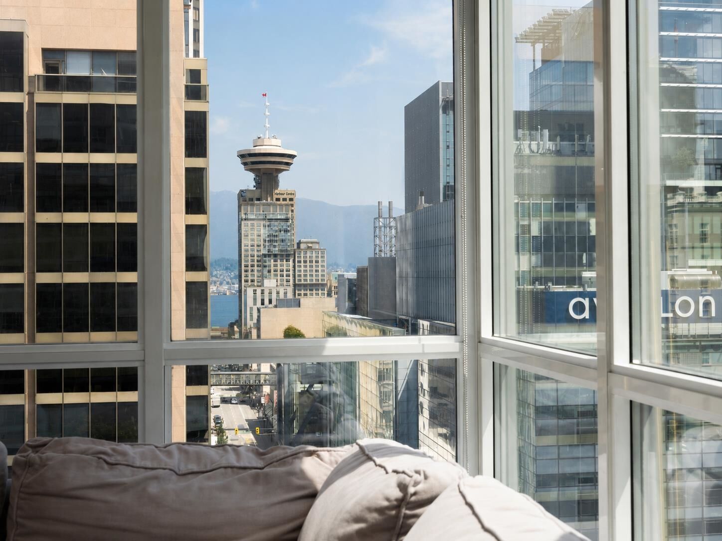 Property Photo:  833 Seymour Street 1503  BC V6B 0G4 
