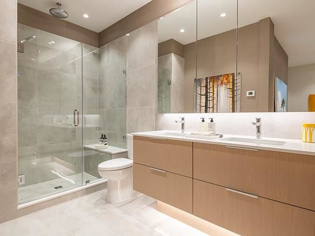Property Photo: 128 W 15th Street 2003 BC V7M 0H6