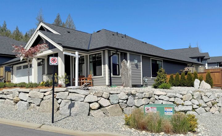 Property Photo: 6078 Kingbird Avenue BC V7Z 0S4