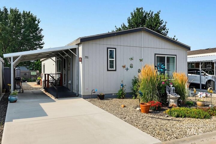 Property Photo: 751 Freedom Ln ID 83617