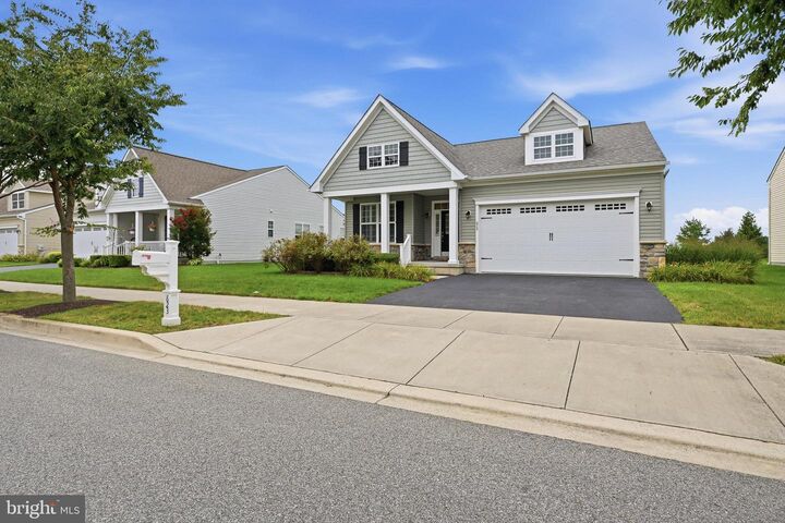Property Photo: 623 Garden Gate Drive DE 19709