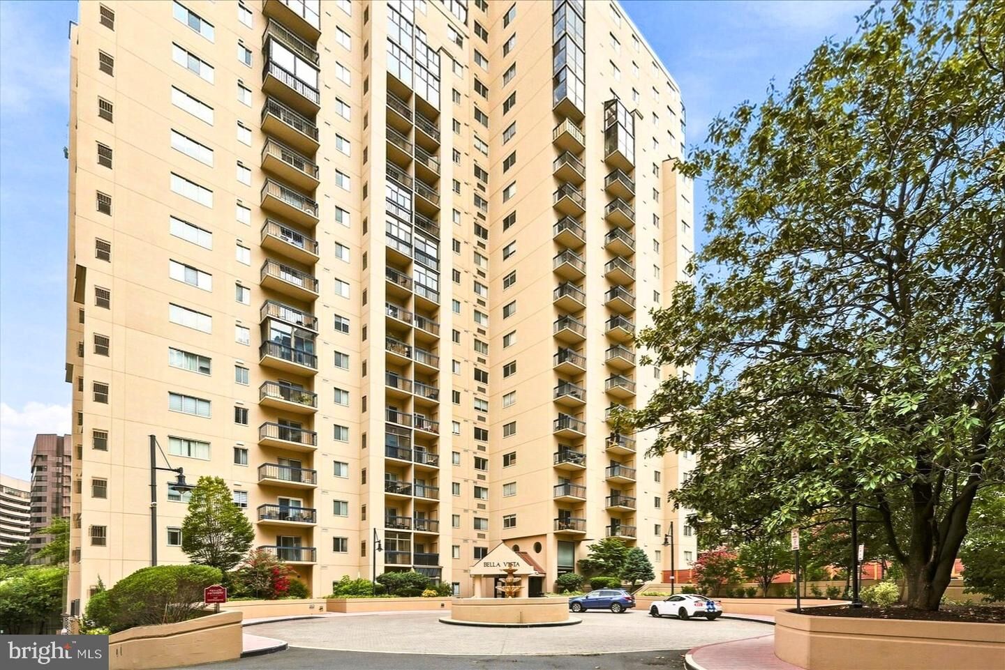 Property Photo:  1211 S Eads Street S 305  VA 22202 