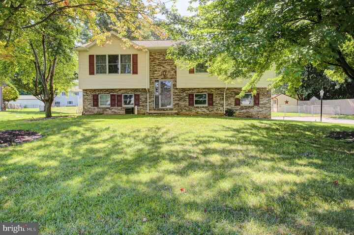 Property Photo: 216 Hickory Lane PA 17257