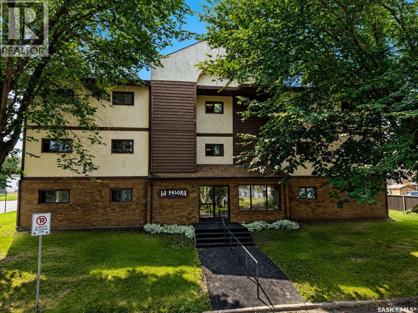 Property Photo: 304 255 7th Street E SK S6V 0R9