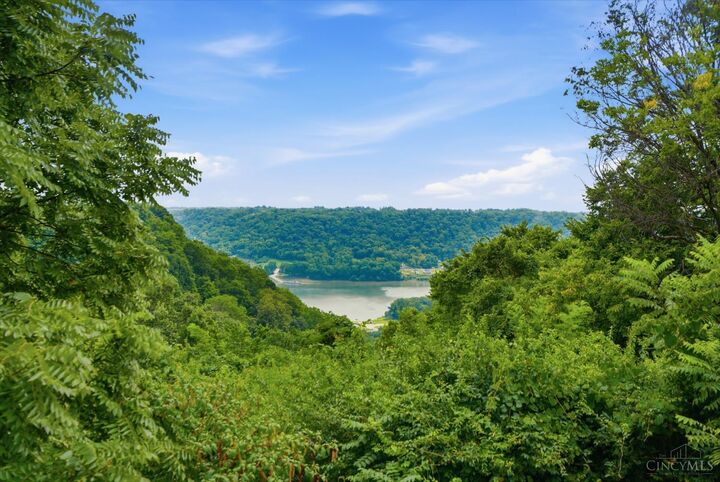 Property Photo:  140 Palisades Pointe  OH 45238 