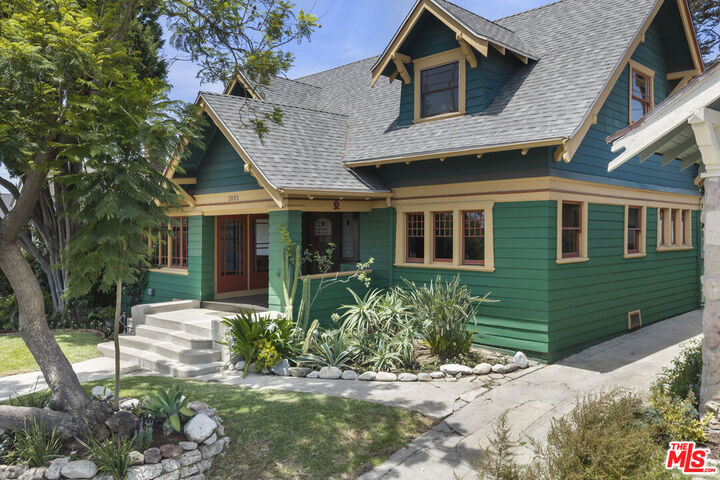 Property Photo: 2093 W 28th St CA 90018