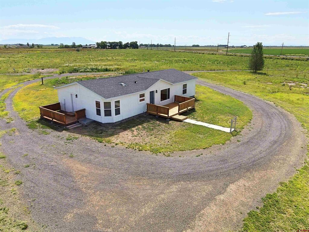 Property Photo:  217 E County Road 2 S Road  CO 81144 