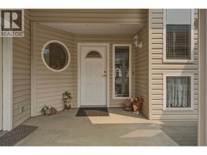 Photo de la propriété:  19 Preston Crescent  BC V4Y 4C5 