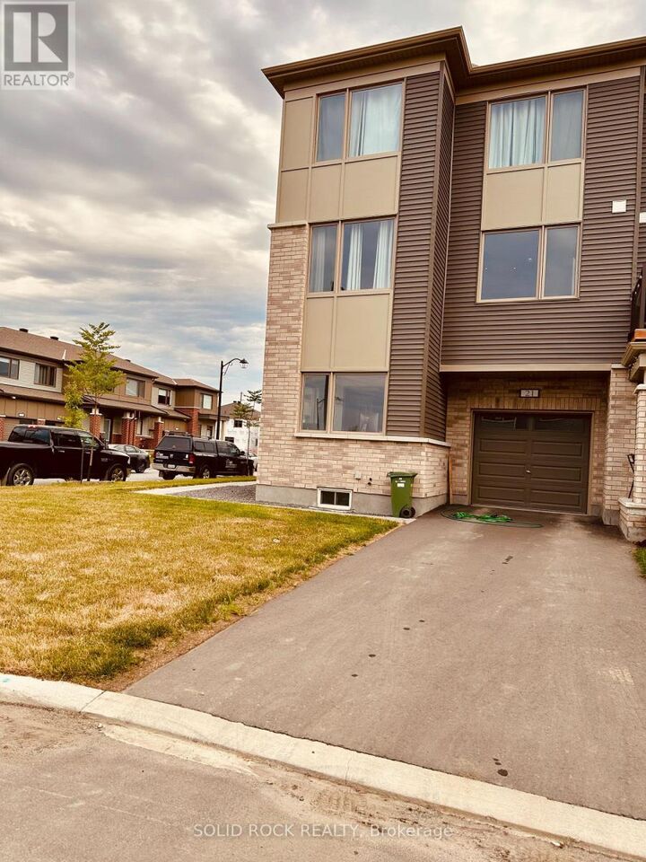 Property Photo:  21 Stitch Mews Street  ON K0A 2Z0 