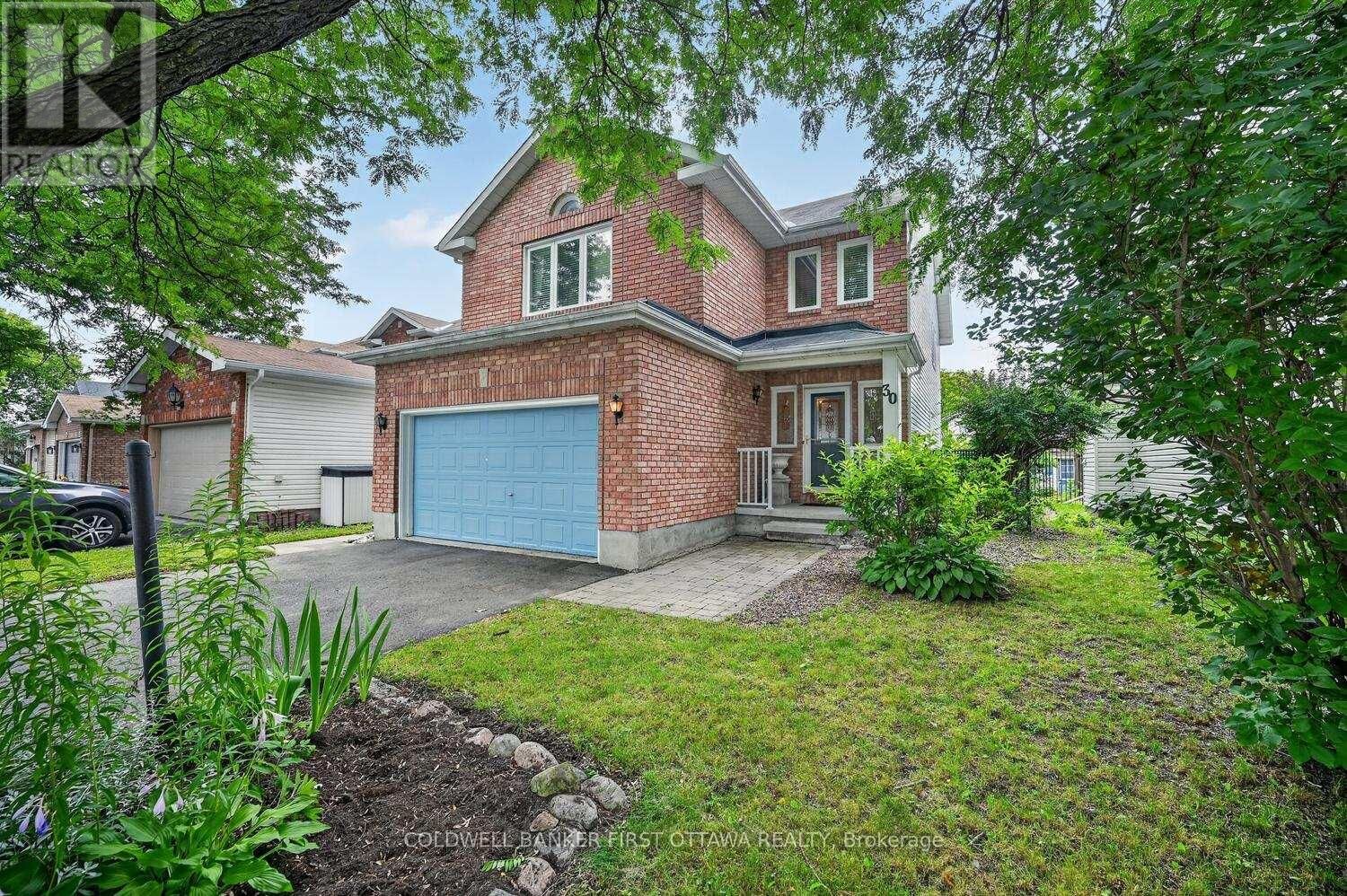 Property Photo:  30 Rideaucrest Drive  ON K2G 6A4 