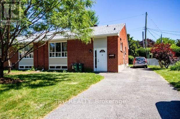 Property Photo:  2430 Iris Street B  ON K2C 1C6 