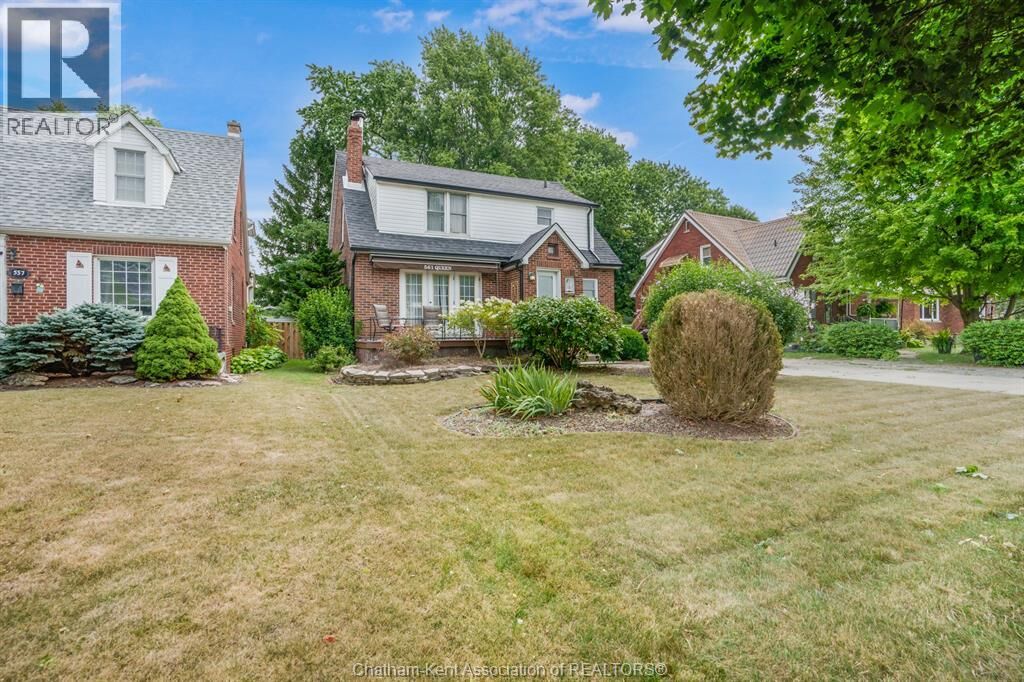 Property Photo: 561 Queen Street ON N7M 2J7