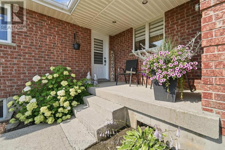 Property Photo:  344 Albert Street  ON N0M 1L0 