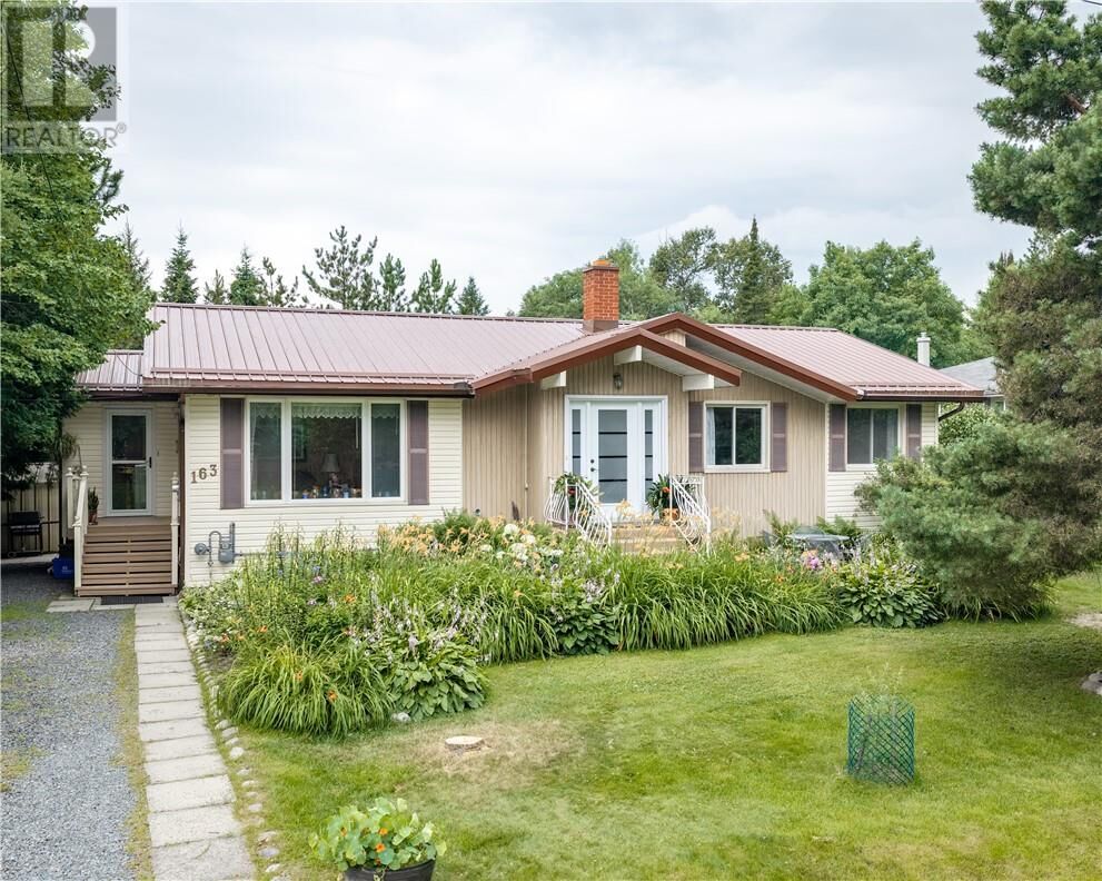 Property Photo:  163 Patricia Street  ON P3Y 1A1 