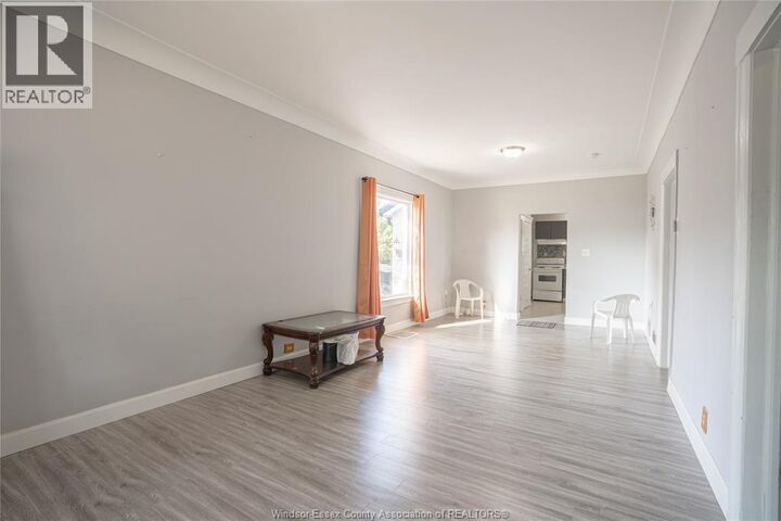 Property Photo:  354 Curry Avenue  ON N9B 2B7 
