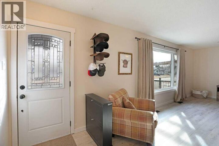 Property Photo: 534 Iris Street AB T0J 2W0