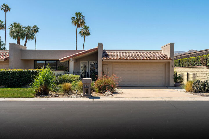 Property Photo: 1 Temple Court CA 92270