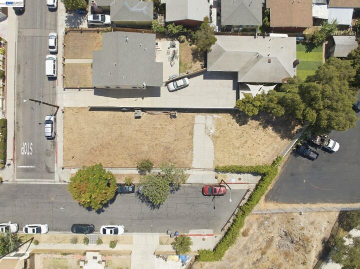 Property Photo: 1100 E 23rd St CA 90755